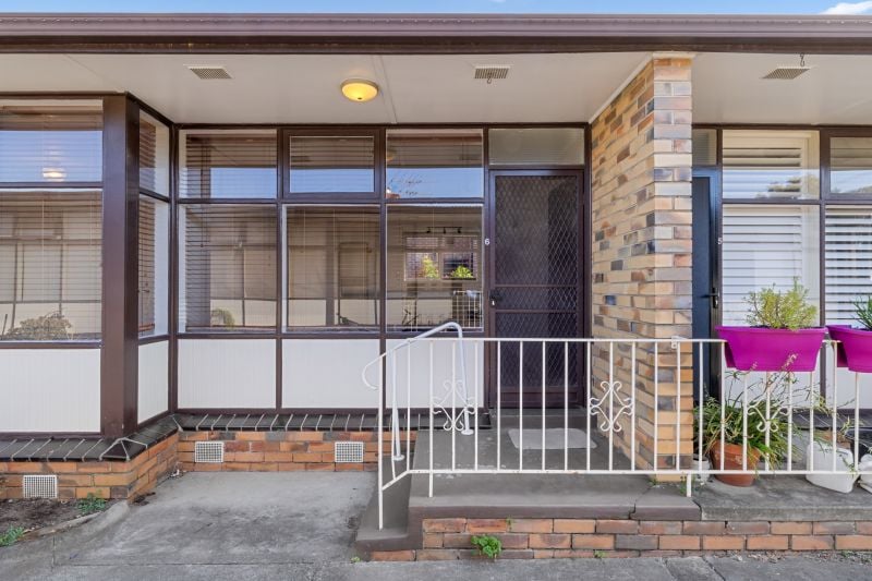 6/17 Byfield Street, Reservoir