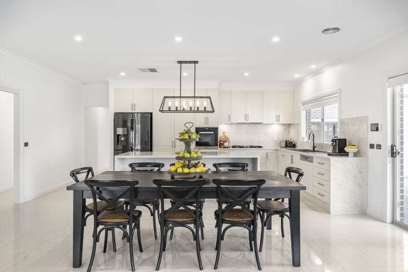 9 Cheviot Drive, Mill Park