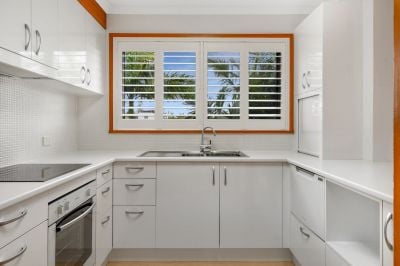 PERFECTLY POSITIONED BETWEEN SURF AND CITY!