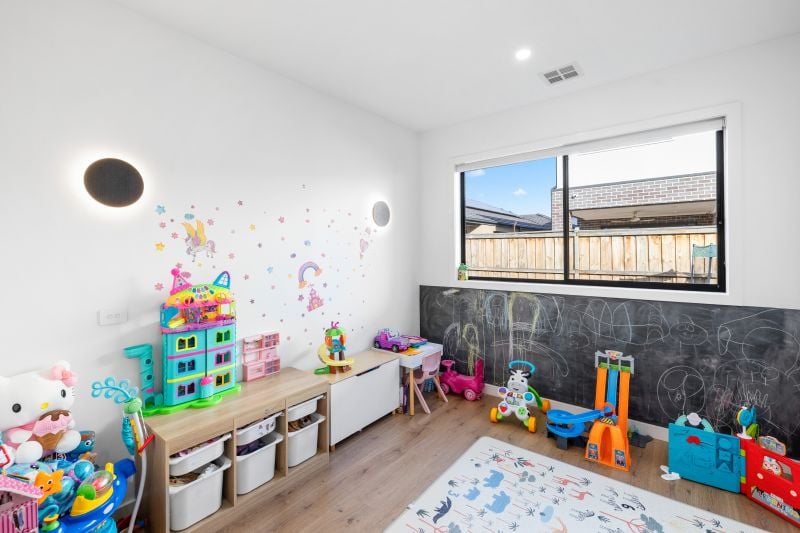 16 Petronas Drive, Fraser Rise