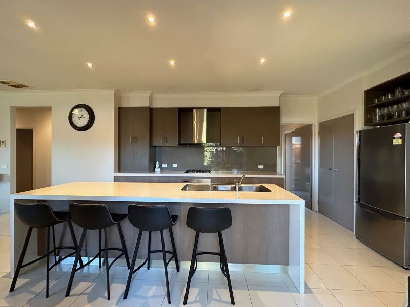 12 Shine Walk, Epping