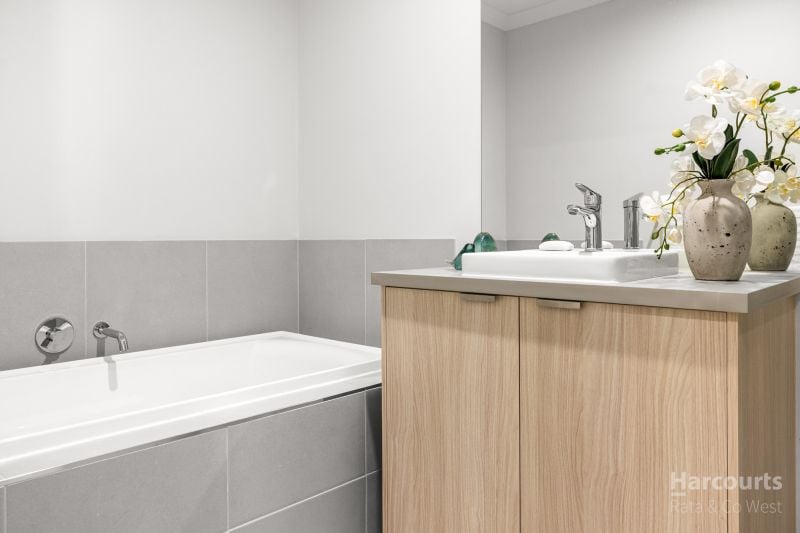 13 Amazing Boulevard, Fraser Rise