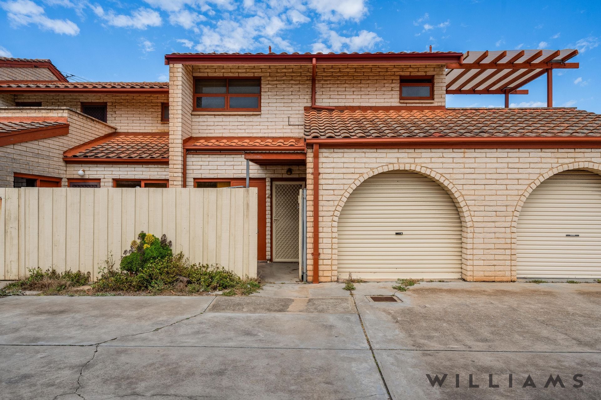 7/7 Mooloola Way, West Lakes Shore - Image 1