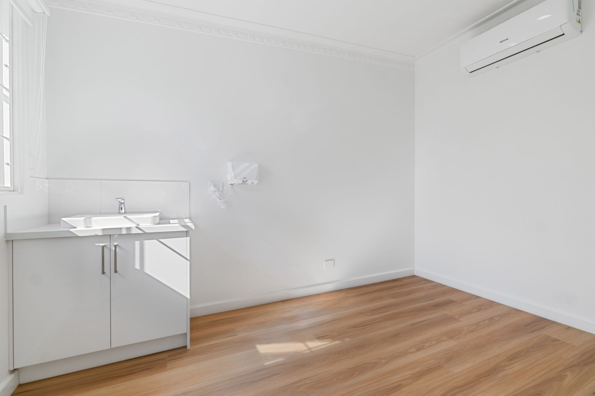 EXCELLENT AFFORDABLE MEDICAL CONSULTING ROOMS