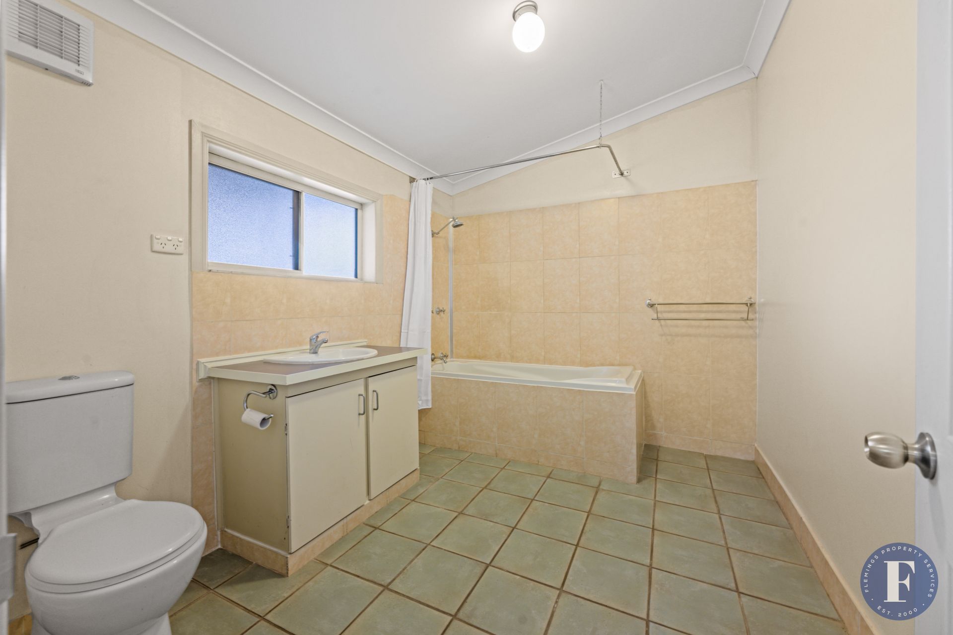102 Thompson Street, Cootamundra NSW, Cootamundra - Thumbnail 8