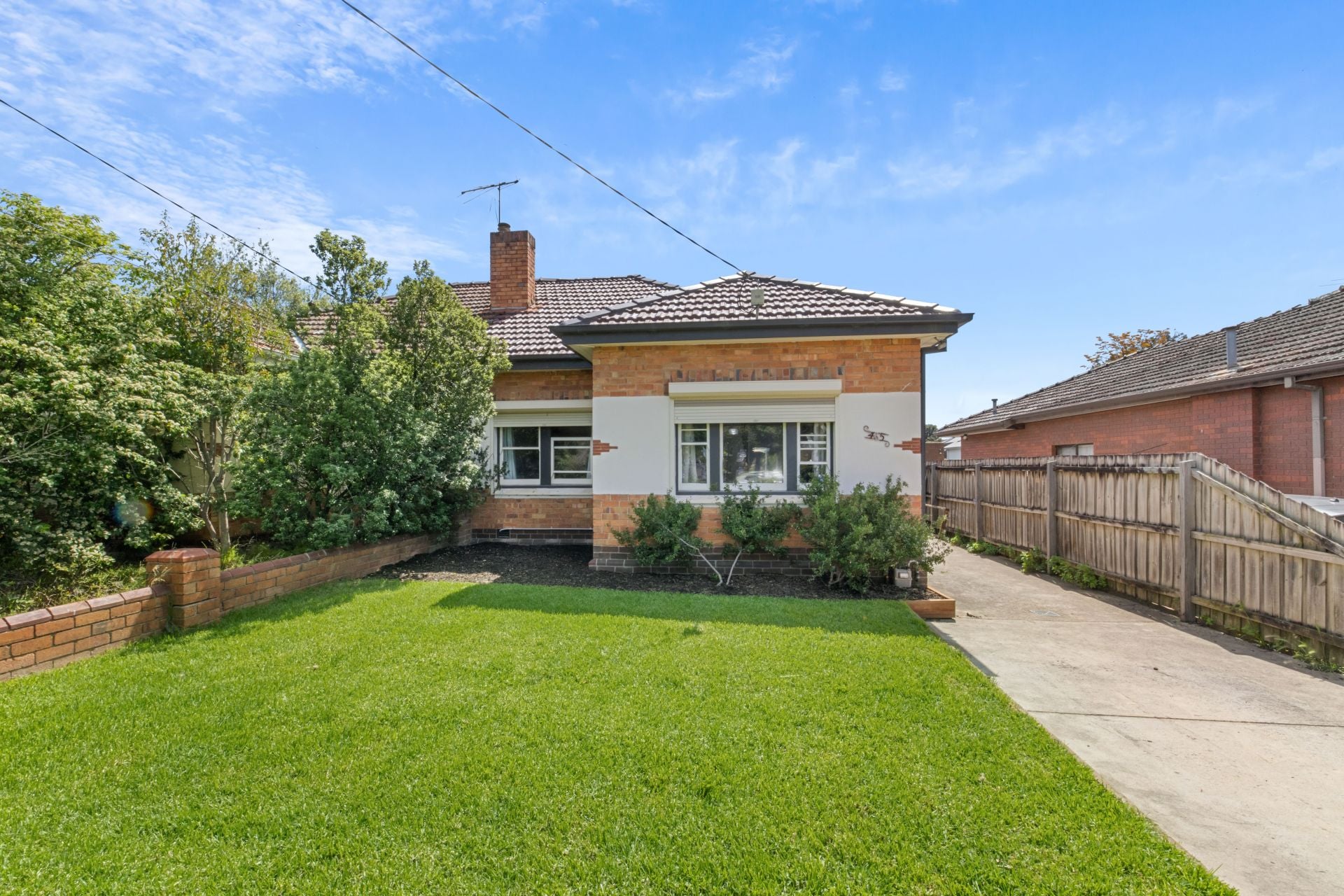Renovated Charm in a Prime Preston Location!