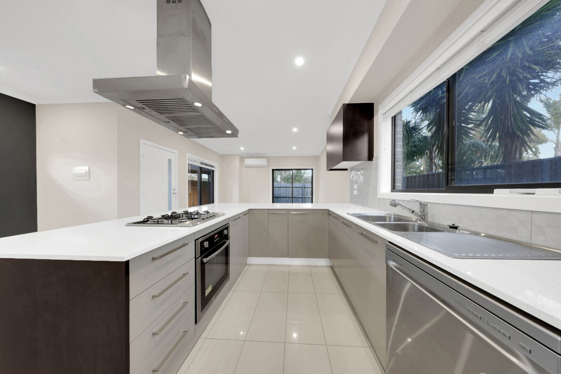Contemporary Style, Low-Maintenance Appeal