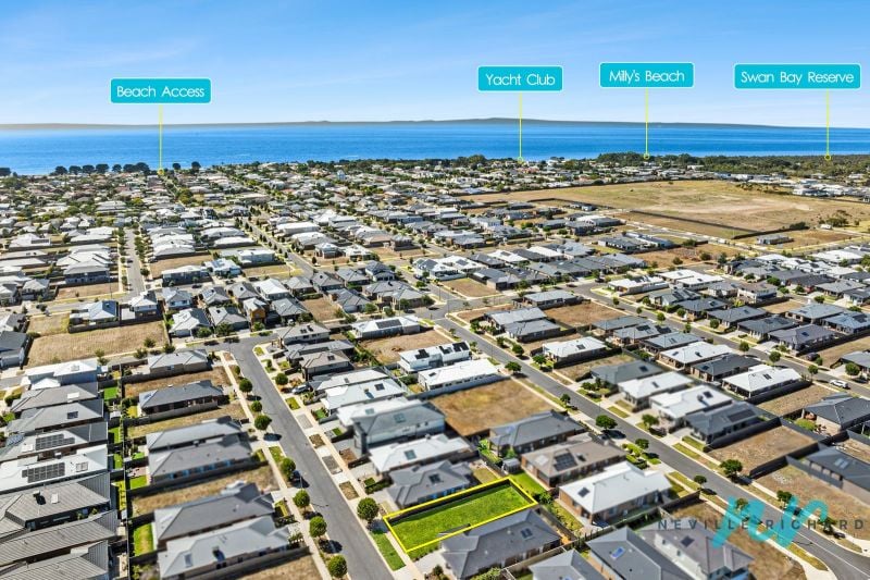 19 Devenish Way St Leonards VIC