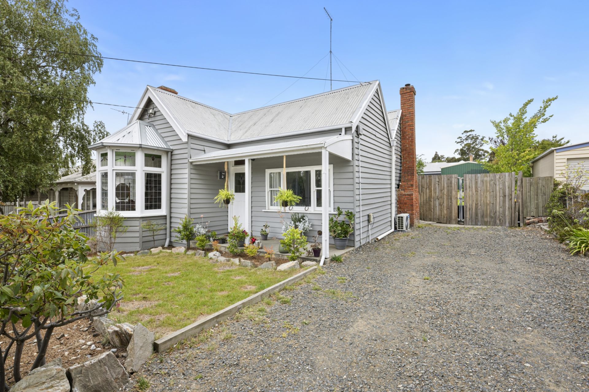 715 Laurie Street, Mount Pleasant, Mount Pleasant - Thumbnail 3