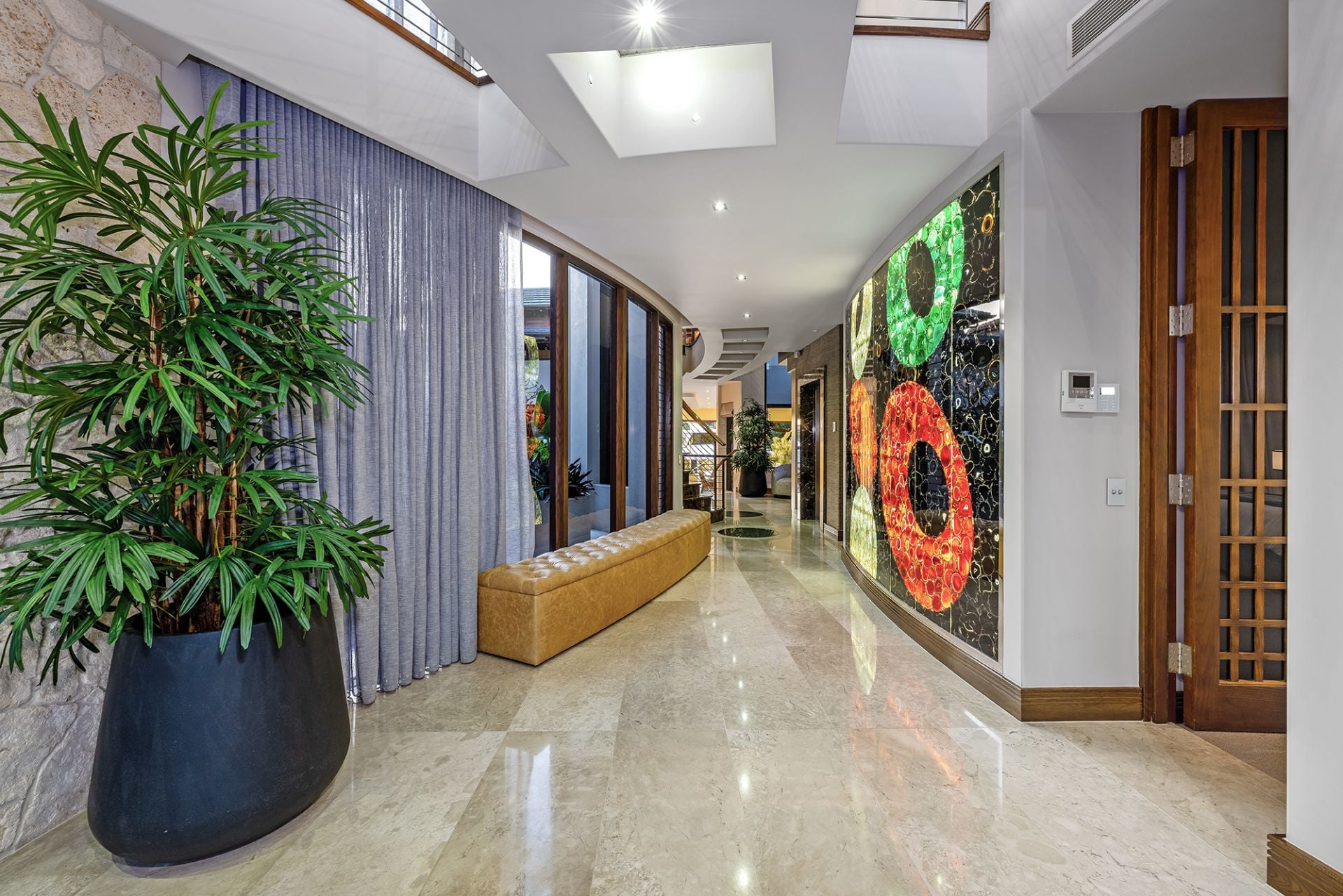 1 Westminster Court, Sovereign Islands - Thumbnail 4
