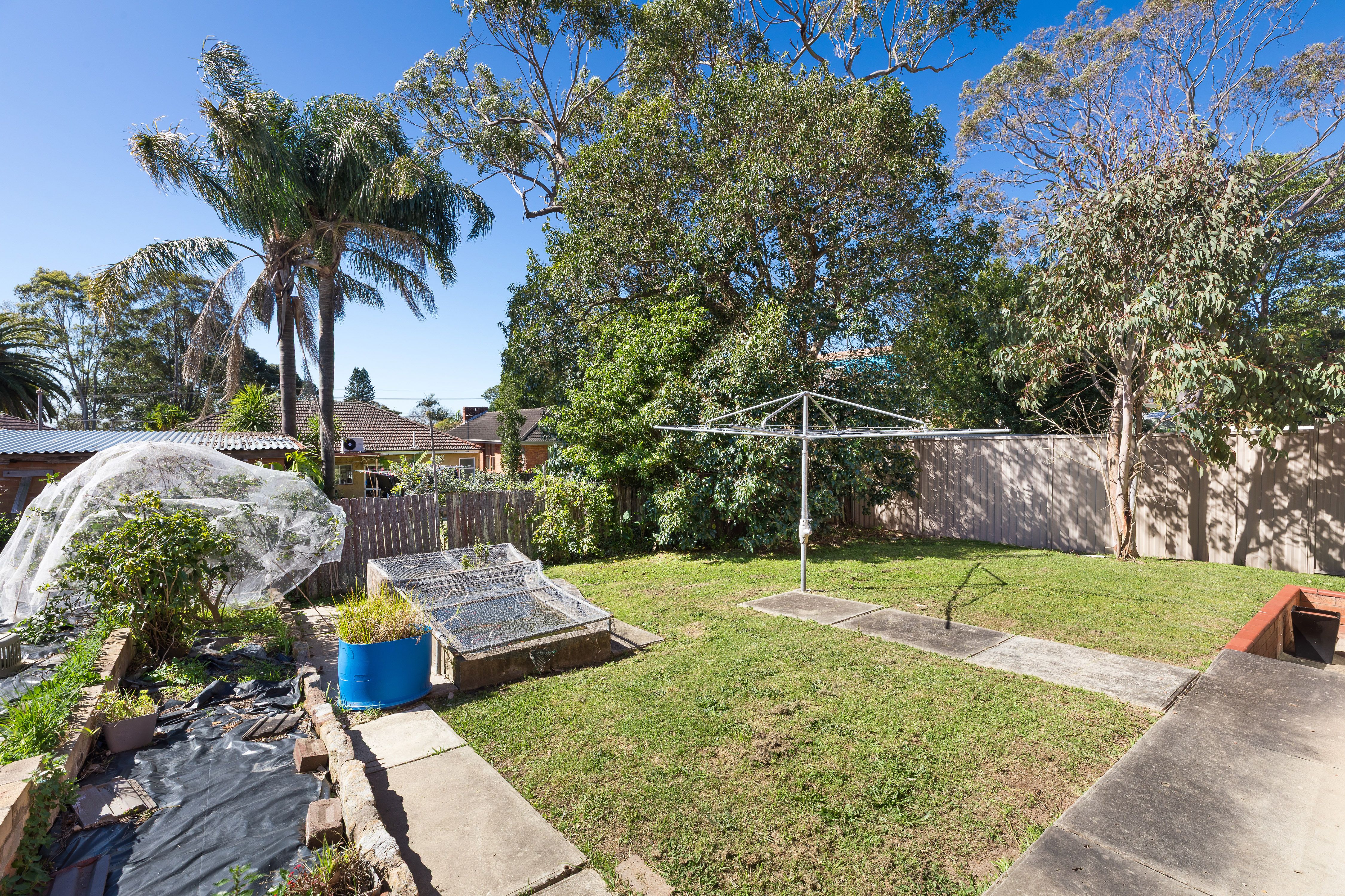 9 Fairs Avenue WOOLOOWARE 2230