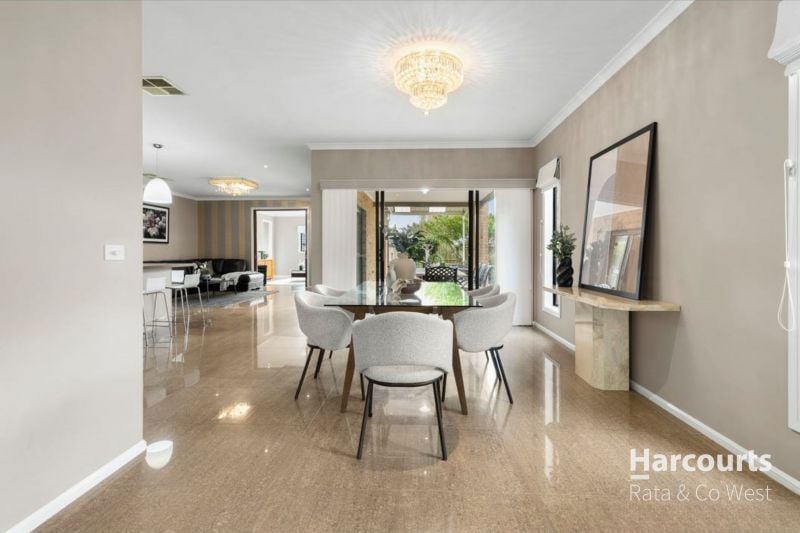 15 Clementson Drive, Caroline Springs