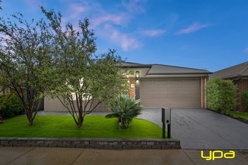 20 Riverstone Boulevard Clyde North VIC