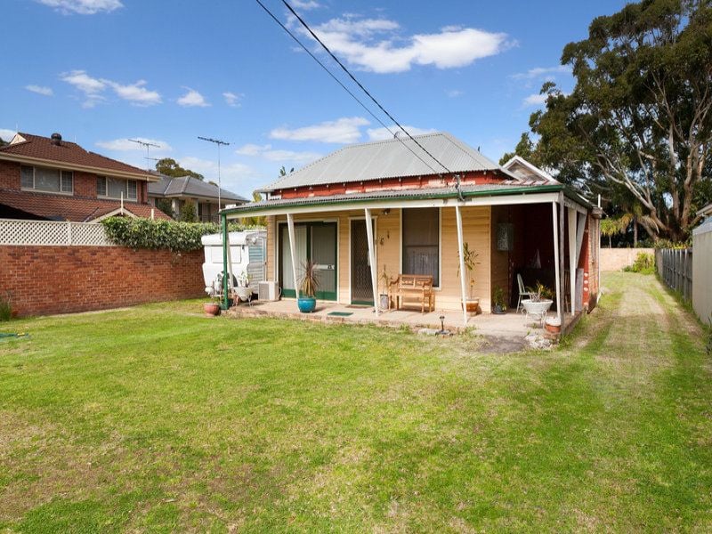 4 Daphne Street CARINGBAH SOUTH 2229