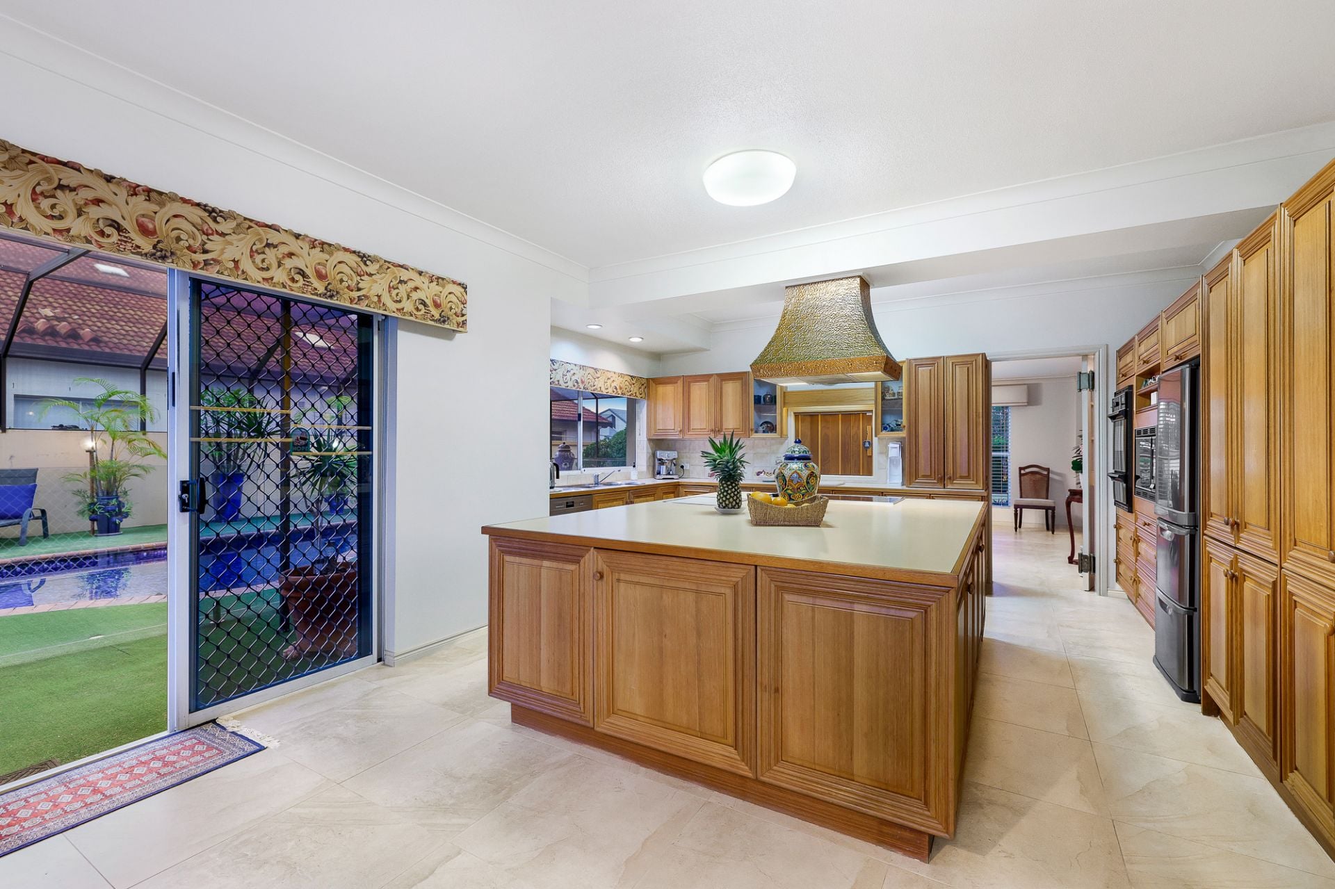 84 Tradewinds Avenue, Paradise Point QLD 4216, Paradise Point - Thumbnail 8