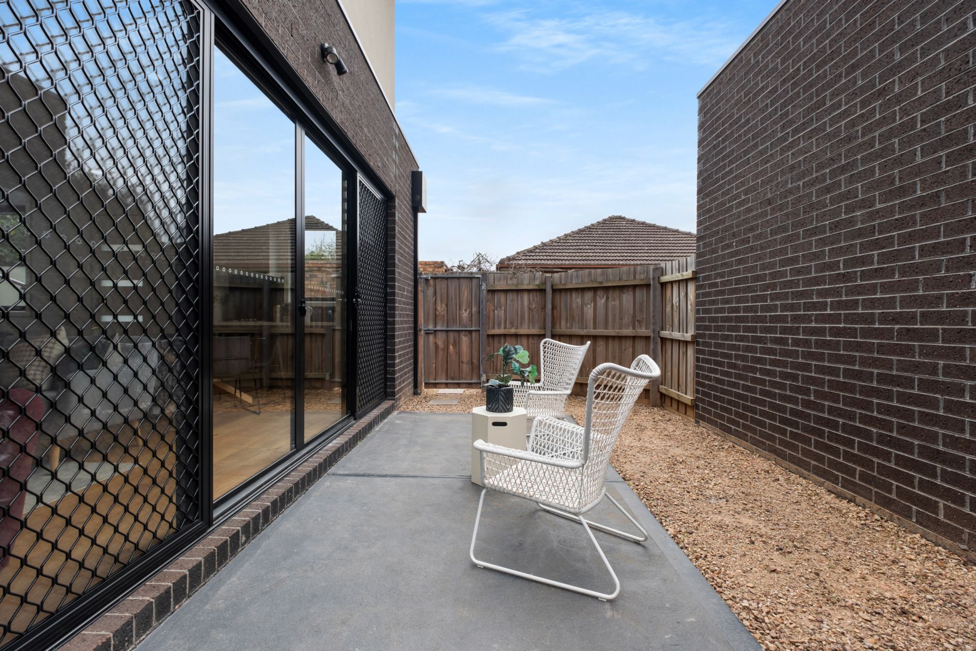 Luxury Living in the Heart of Reservoir