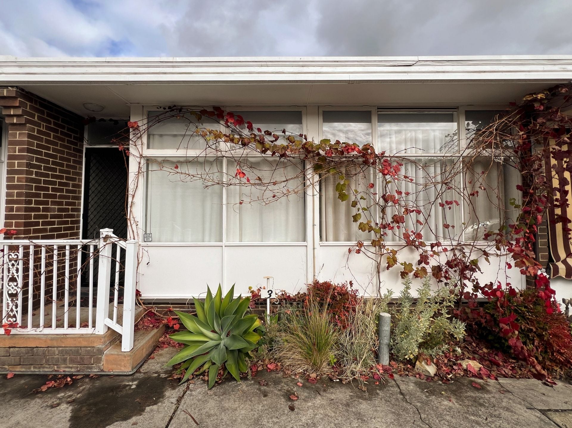 Beautifully Refurbished Unit in a Prime Reservoir Location