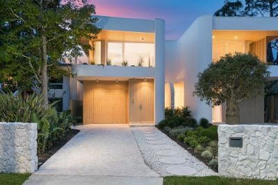 COASTAL LUXURY - ARCHITECTURAL BRILLIANCE