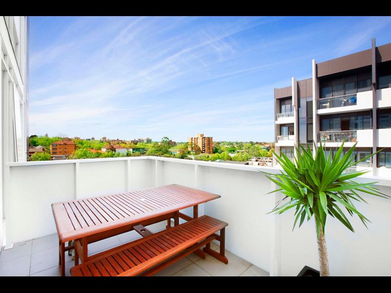 512/77 River Street, South Yarra - Thumbnail 2