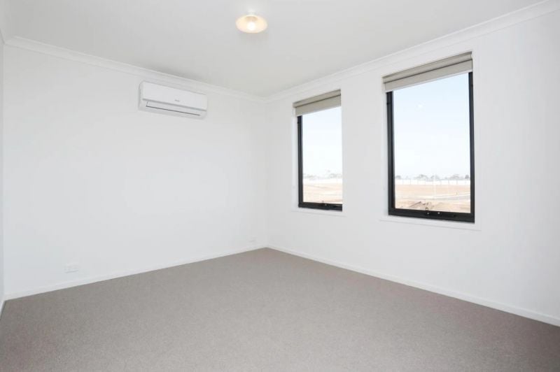 305 Dunnings Road, Point Cook