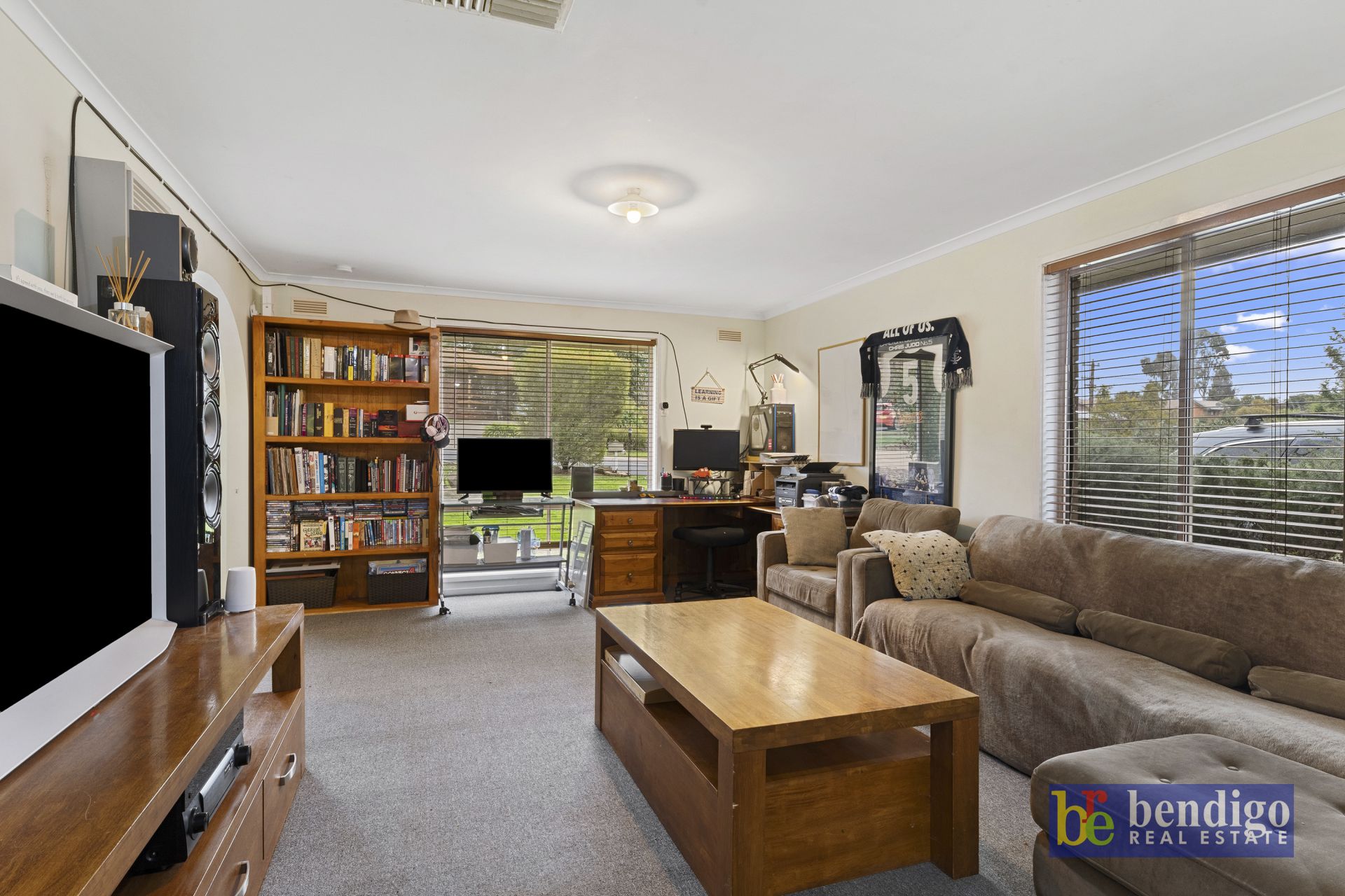 2 Deakin Drive Flora Hill VIC, Hill - Thumbnail 2