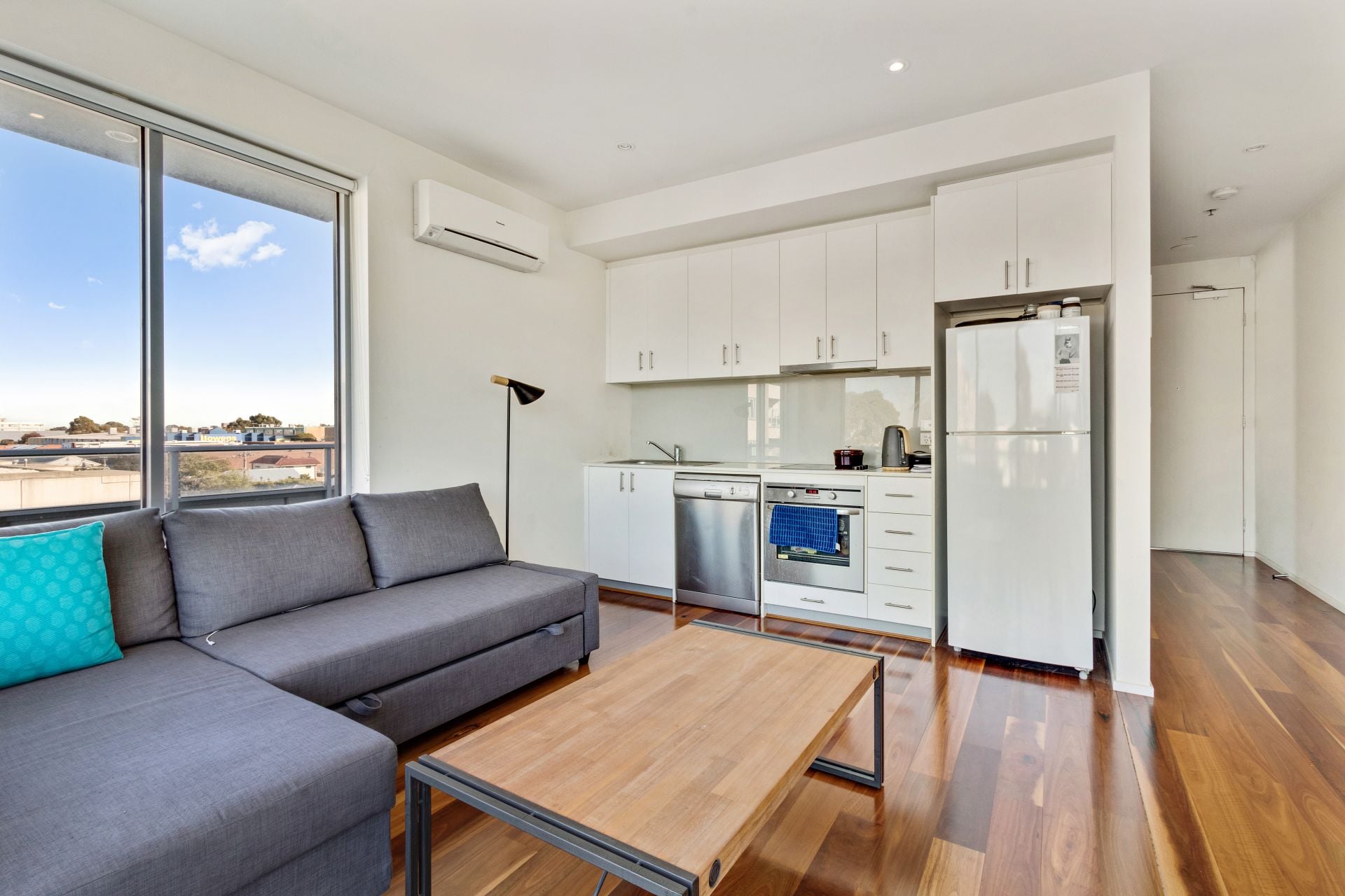 Stylish Top-Floor Apartment with Huge Wrap-Around Terrace