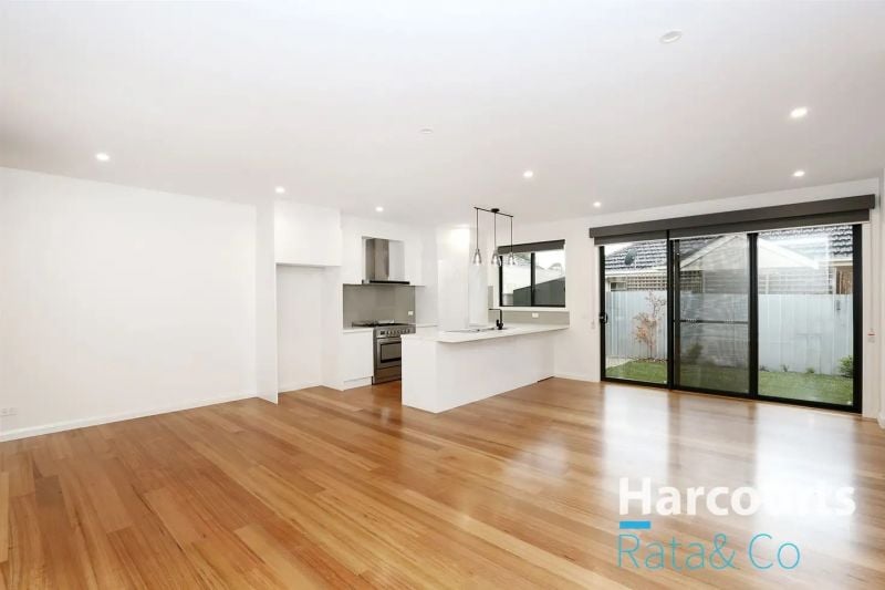 4/9 Haig Street, Reservoir
