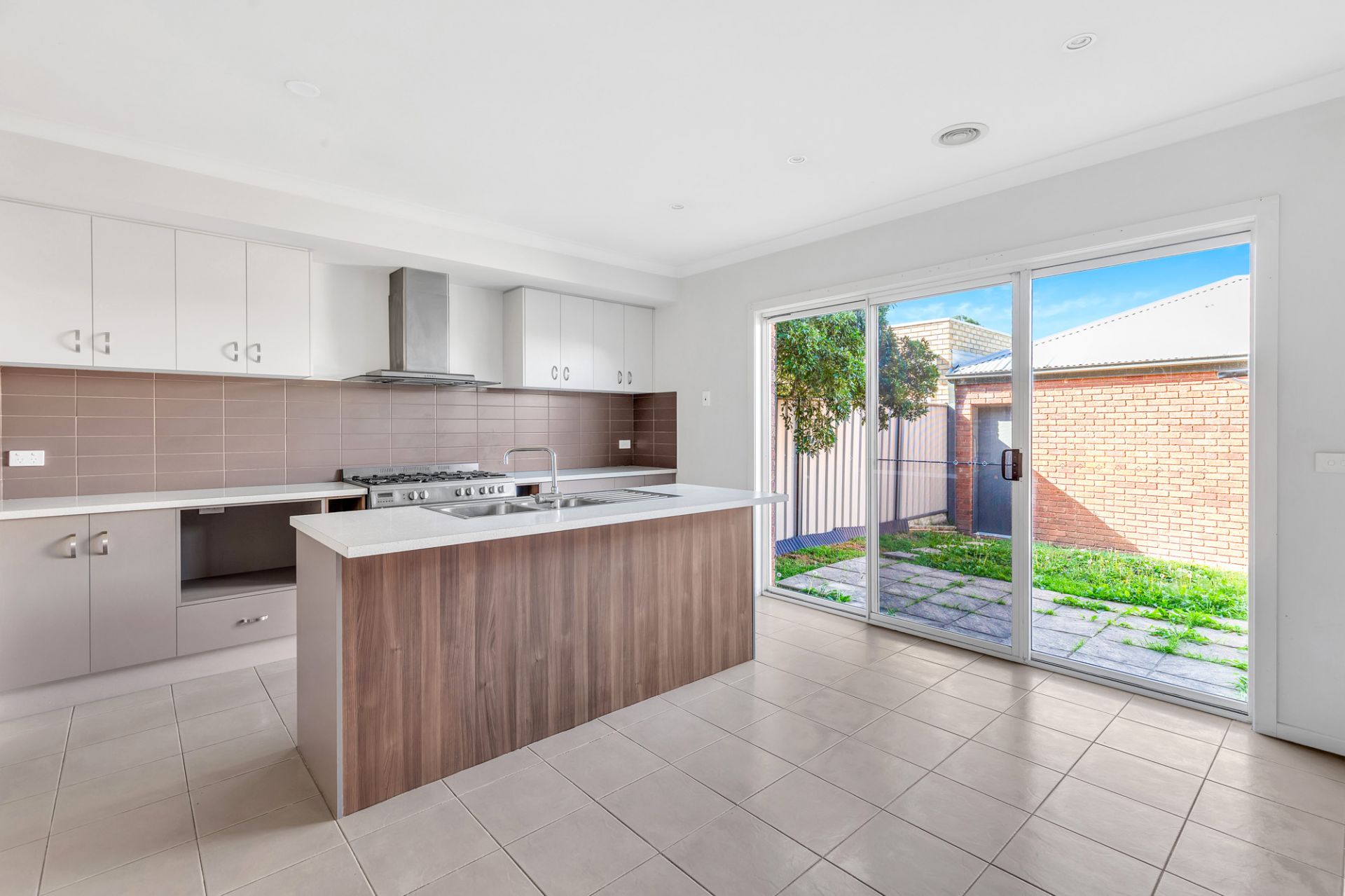 21 Prominence Boulevard, Tarneit VIC, Tarneit - Thumbnail 3