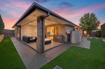 Bonner 14 Jackomos Street