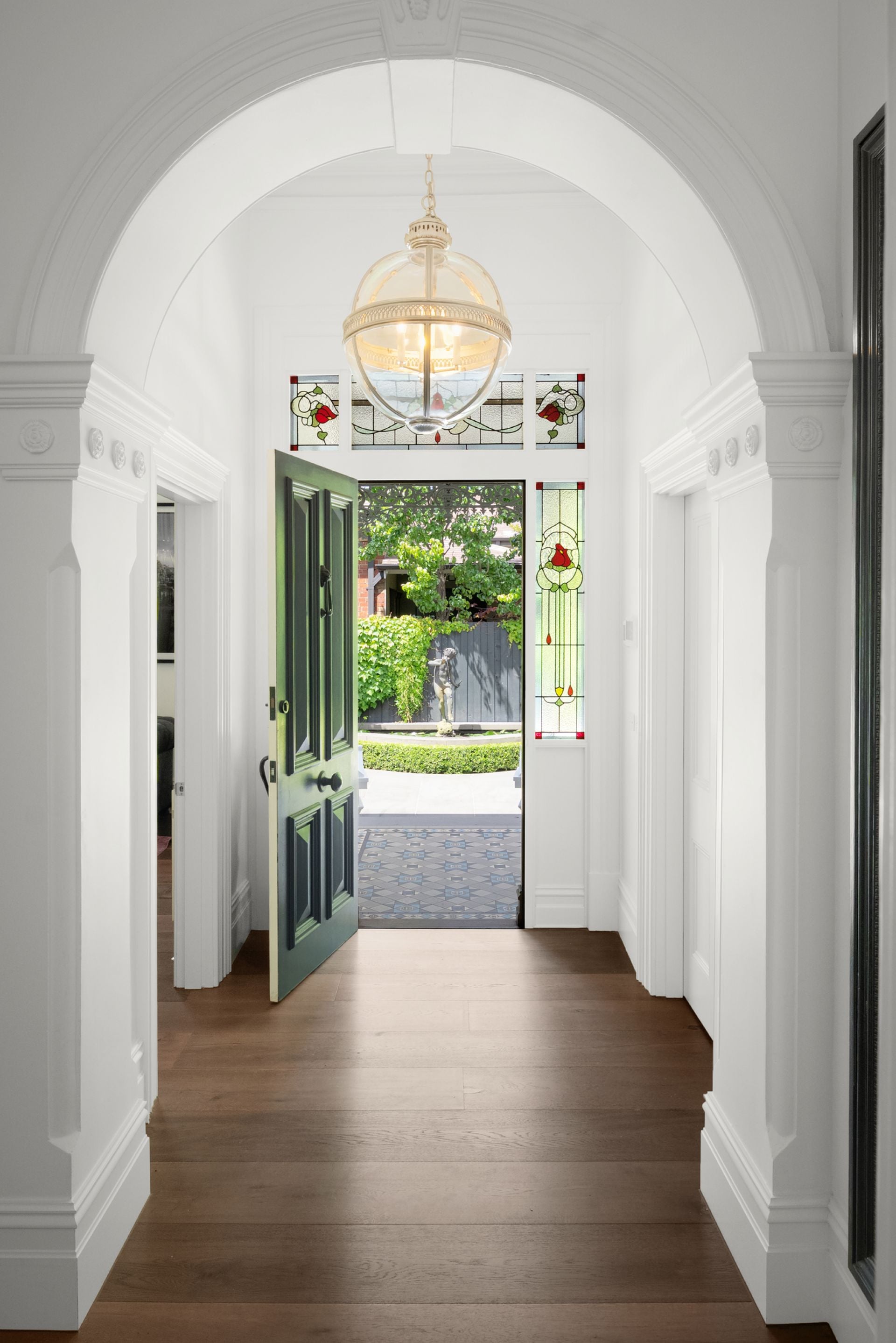 12 Belmont Avenue, Kew, Kew - Thumbnail 3