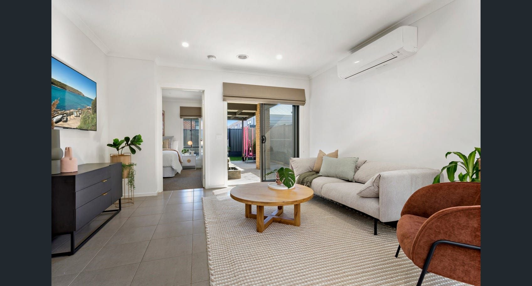 SPACIOUS MODERN FAMILY RETREAT