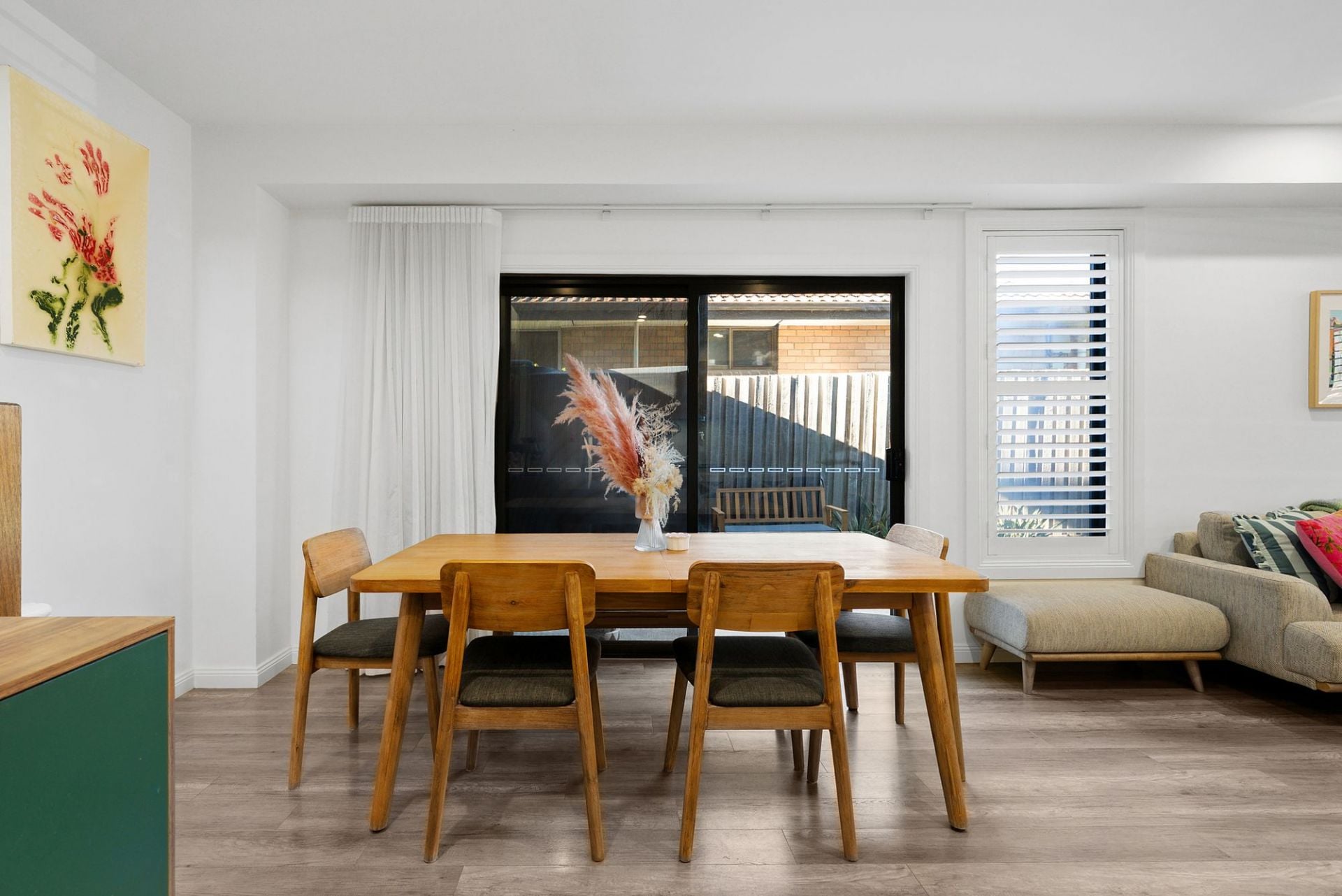 UNDER OFFER

Style, Space & Sophistication in a Prime Family Setting