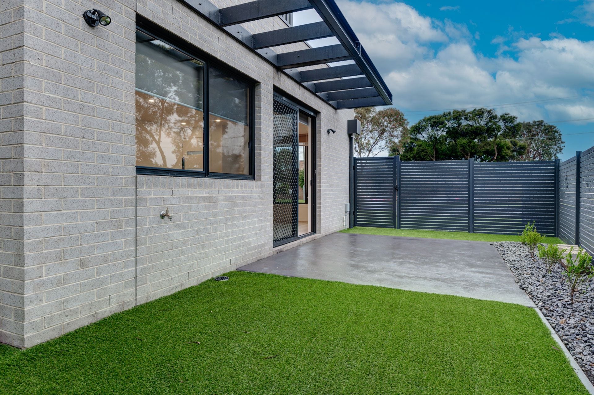 Modern Three Bedroom Townhouse!