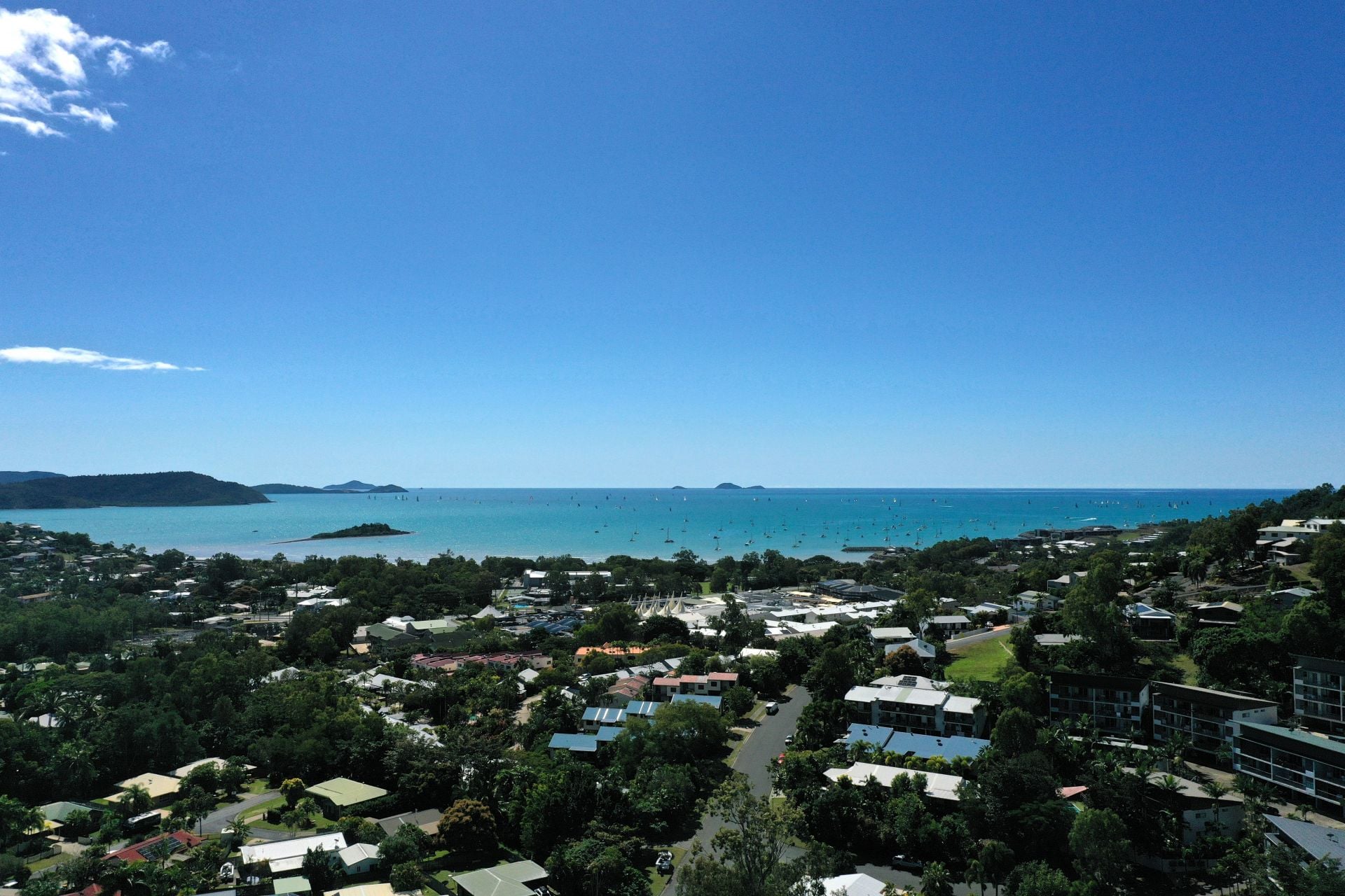 17 Yachtsman Parade Cannonvale QLD, Cannonvale - Thumbnail 4