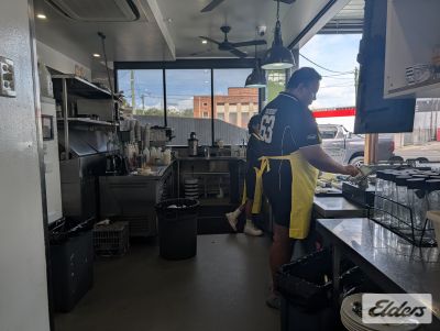 LARGE SCALE RESTAURANT OPPORTUNITY WITH UNRIVALED EXPOSURE AND PARKING!