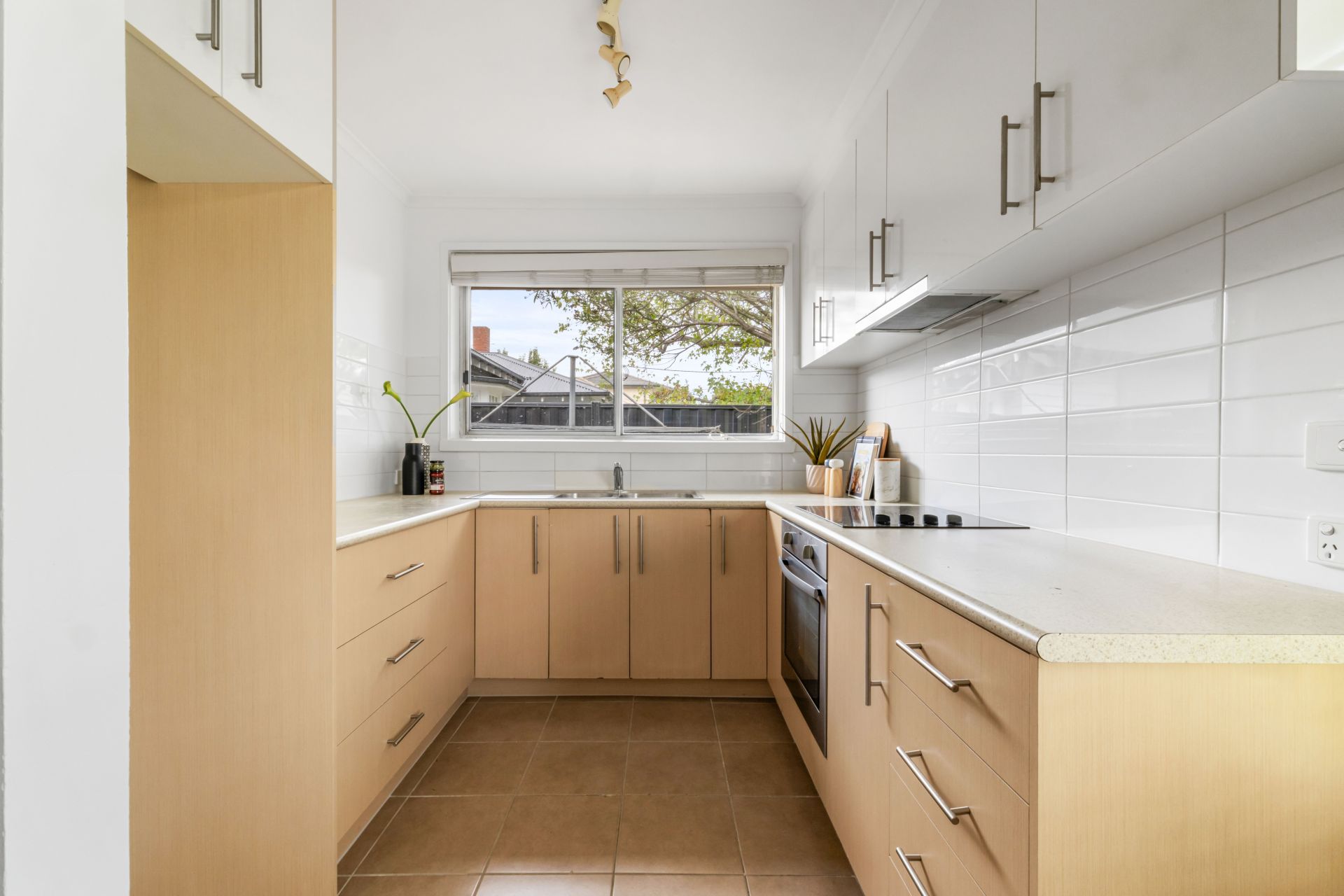 2/42 Kelsby Street, Reservoir, Reservoir - Thumbnail 4