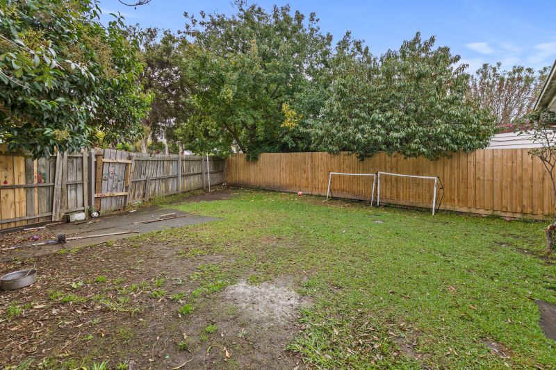 44 Keats Avenue, Kingsbury