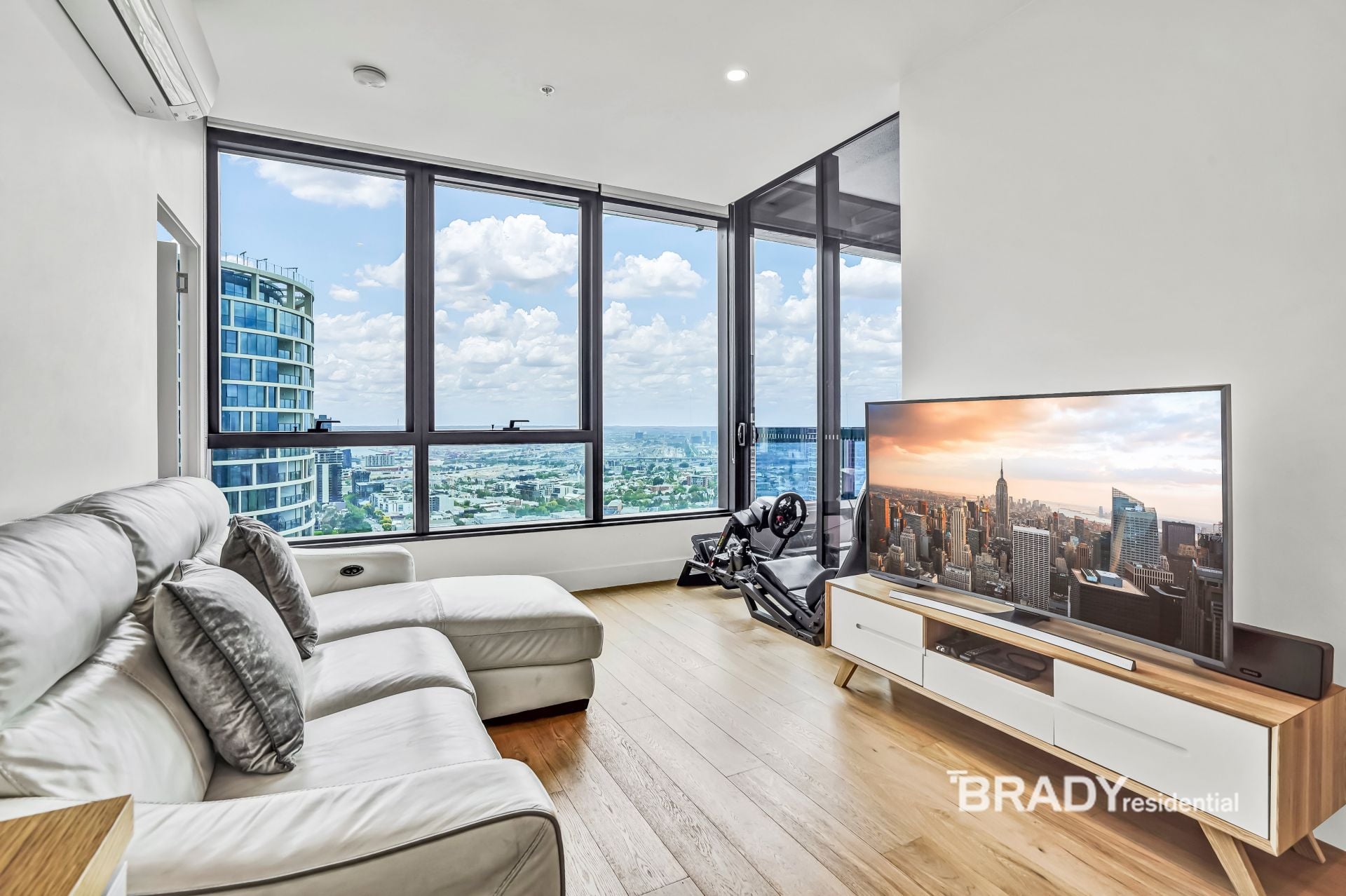 3503/500 Elizabeth Street Melbourne VIC, Melbourne - Thumbnail 2