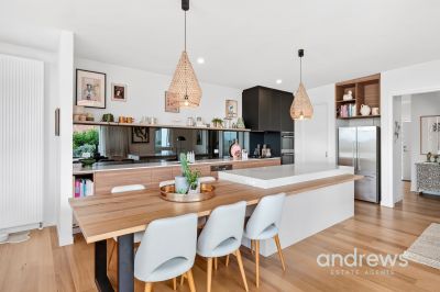 24 Oakbank Avenue, Highton
 
 
 $995,000 - $1,090,000, Highton $ - Thumbnail 6