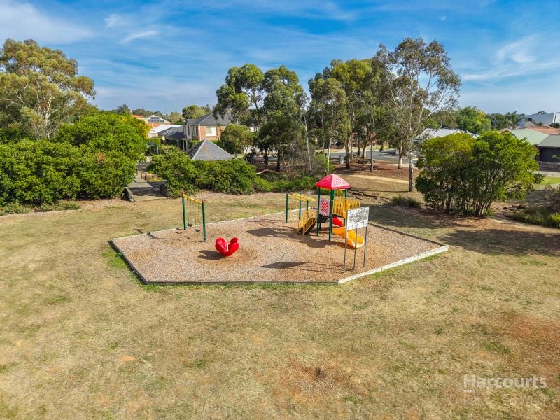 11 Hepburn Way, Caroline Springs