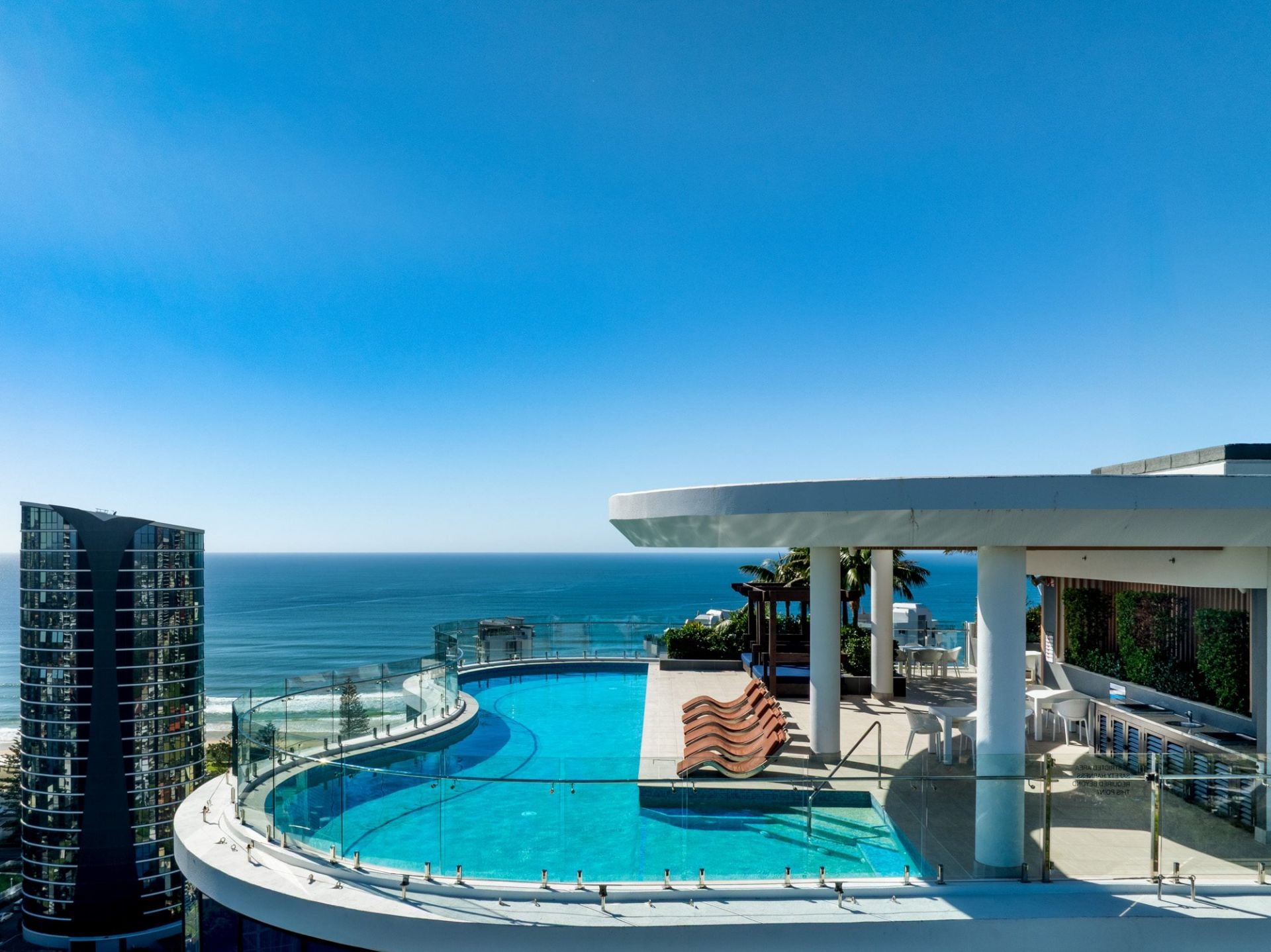 Level 16/1605/28-30 Second Avenue, Broadbeach - Thumbnail 2