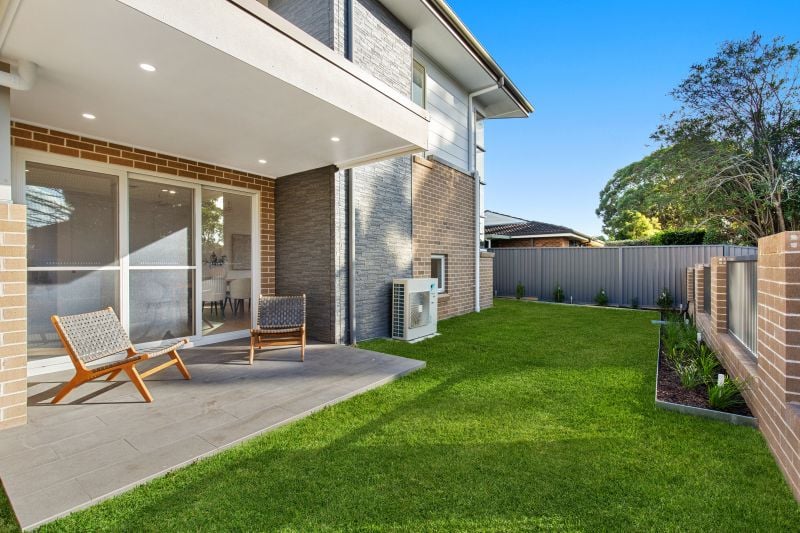1/99 Yathong Road CARINGBAH 2229