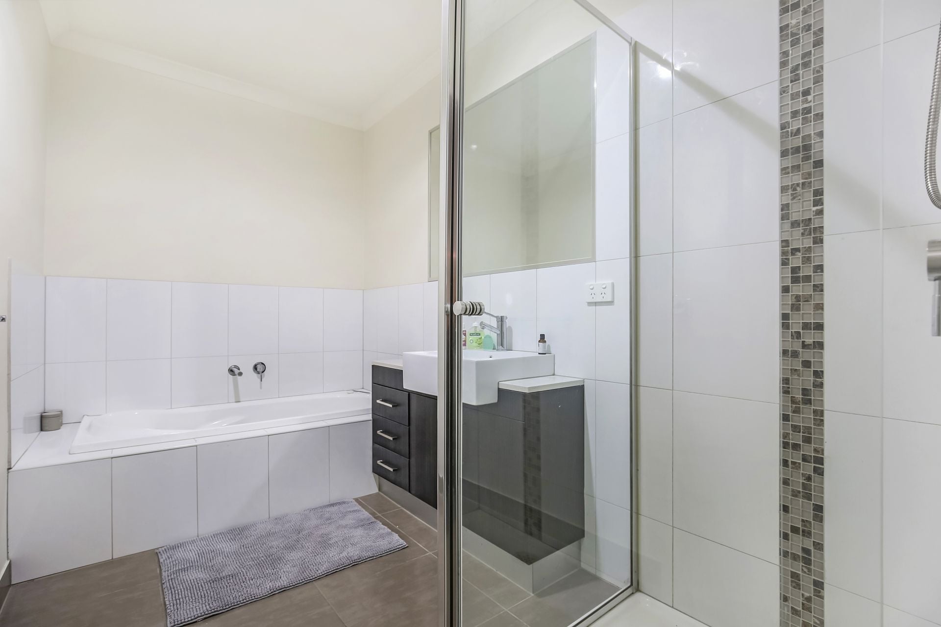 Townhouse Splendour in Mernda Villages