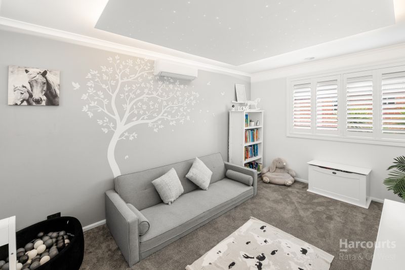 27 Great Barr Crescent, Caroline Springs