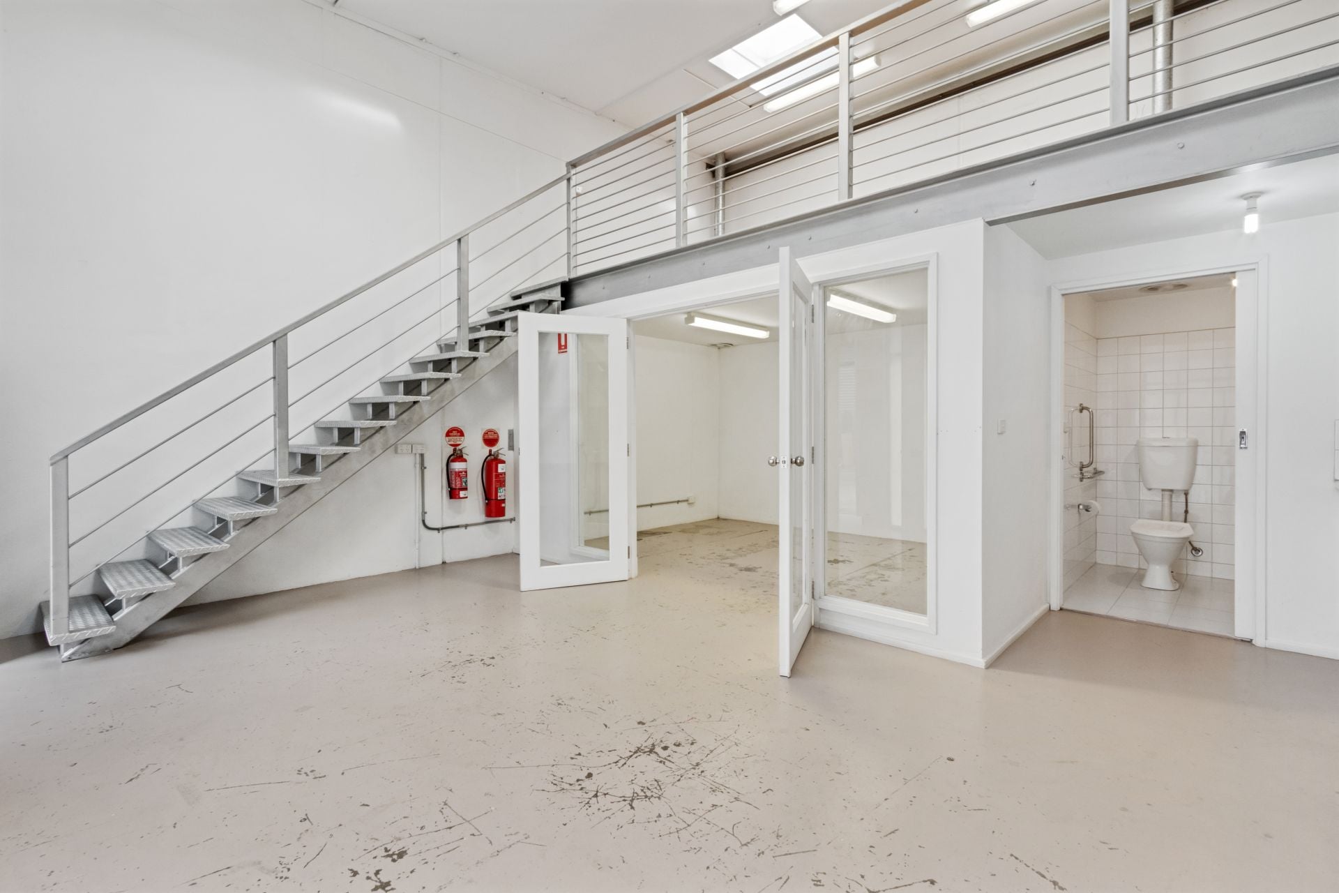 SUITS OWNER OCCUPIERS OR INVESTORS