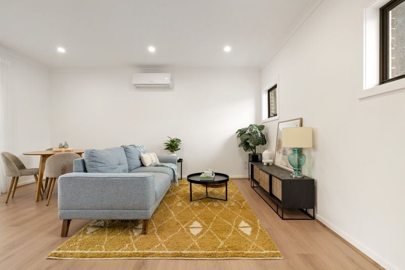 2/8 Evans Crescent, Reservoir