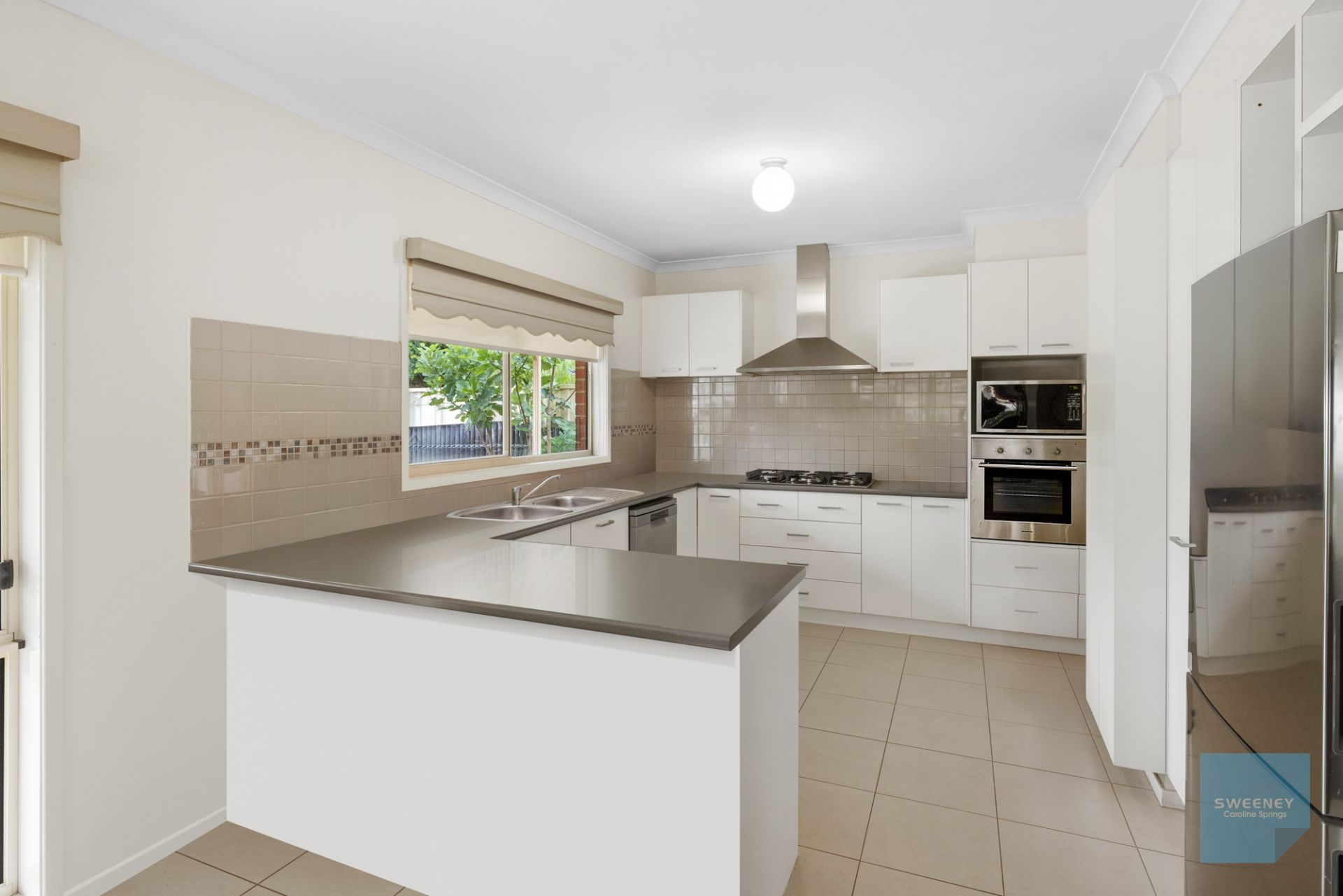29 Blakeville Drive, Caroline Springs - Thumbnail 3