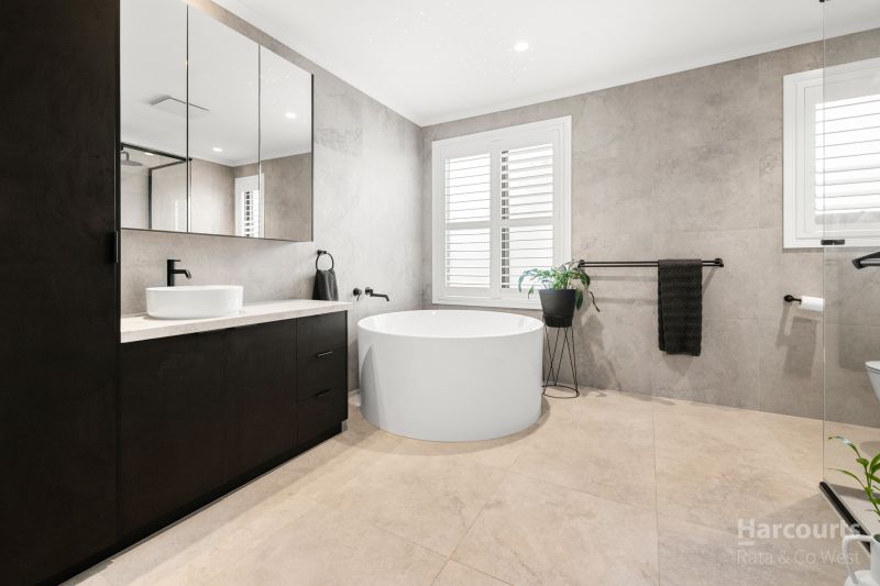 27 Great Barr Crescent, Caroline Springs