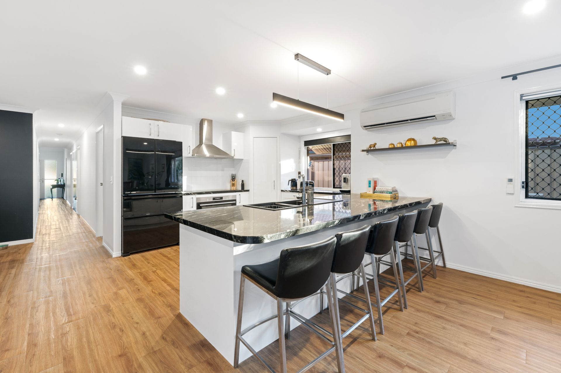 77 Burrendong Road, Coombabah QLD 4216, Coombabah - Thumbnail 4