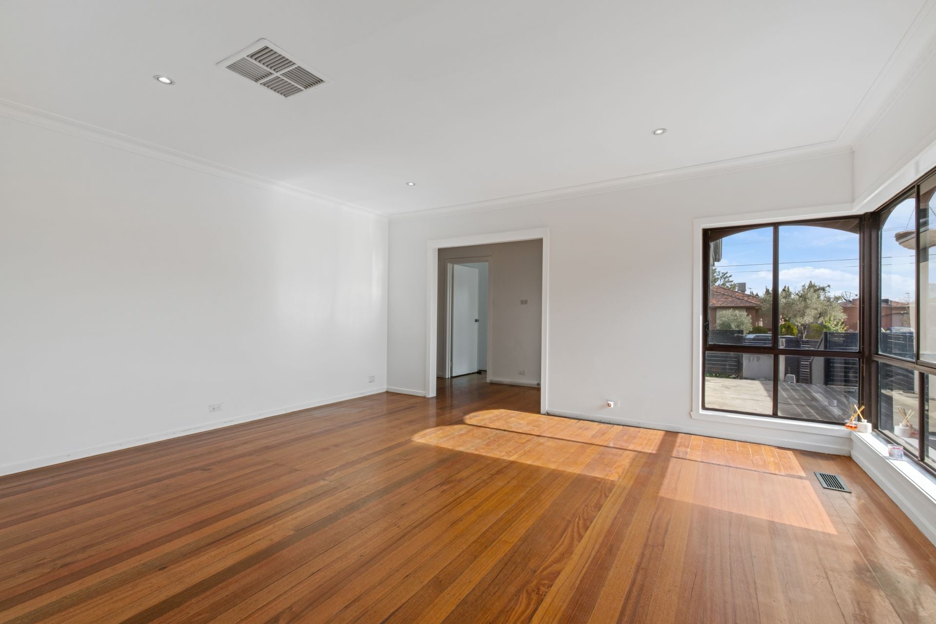 Stylish Family Living in a Prime Thomastown Location